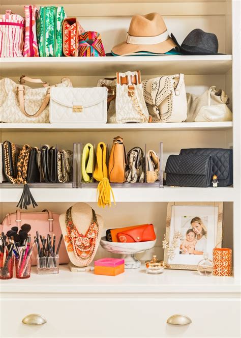 These organization tips will boost your productivity and enable better home management. How to Organize Your Closet | Honey We're Home