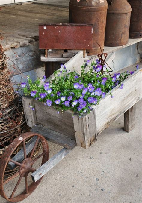 Unless you eat a whole lot of toast, you may want to consider other ways to use your copious crop. Use an Old Wheelbarrow as a Planter | Home Design, Garden ...
