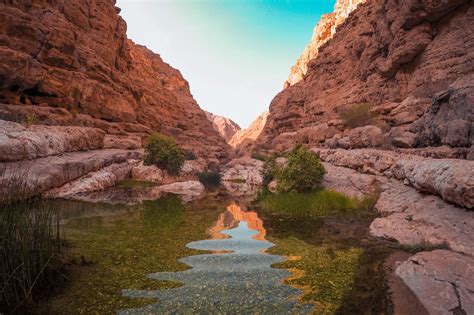 How To Hike To Wadi Shab Secret Cave In Oman Without A Guide