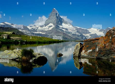 The Matterhorn And Lake Stellisee Hi Res Stock Photography And Images