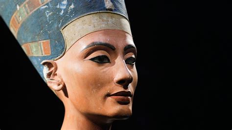 Berlins Icon The Bust Of Queen Nefertiti Dailyart Magazine