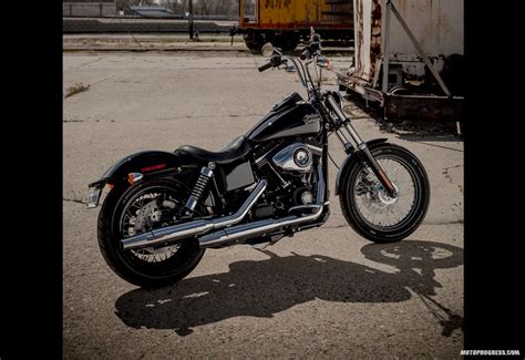 You get a genuine big twin (103ci) bolted into a proven dyna chassis. HARLEY-DAVIDSON Dyna Street Bob 2015 fiche technique