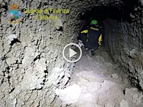 Etna In Una Grotta Ritrovati Resti Di Un Uomo Morto Almeno Quaranta