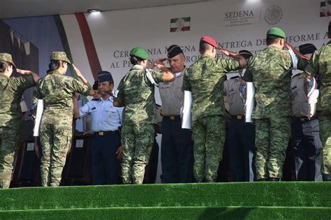 Ceremonia de entrega de uniformes Secretaría de la Defensa Nacional