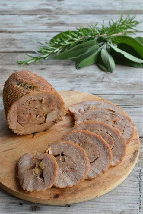 Dopo aver scaldato l'olio in padella, unisci la carne. Arrosto di vitello ripieno alle erbe | Ricetta (con ...
