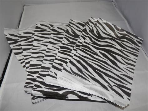 100 Size 5x7 Zebra Print Paper Merchandise Black By Wrappingmeup