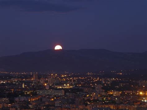 Montreur d'images: Pleine Lune sur la ville