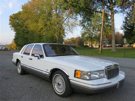 Sold 48k Mile 1992 Lincoln Town Car Signature Series
