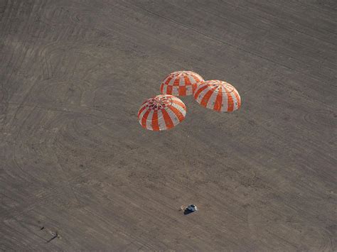 Nasas Orion Lands Safely On Two Of Three Parachutes In Test