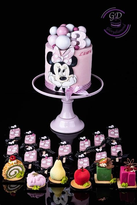 Minnie Mouse Collection Decorated Cake By Glorydiamond Cakesdecor