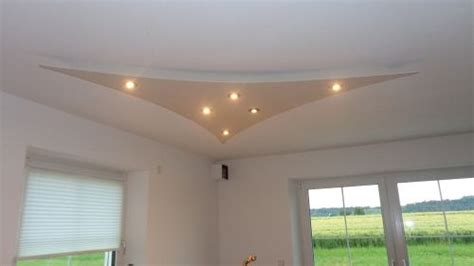 Abgehängte decke led beleuchtung hause deko ideen and abgehangte von abgehängte decke abgehängte decke wohnzimmer. Deckensegel - abgehängte Decke mit indirekter Beleuchtung ...
