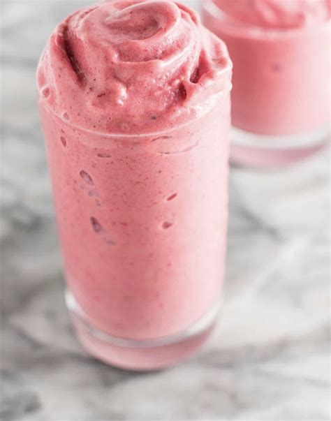 Strawberry And Banana Smoothie Directions Calories Nutrition And More Fooducate