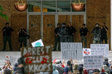13 Images Of The Chaos Created By ‘violent Anarchists In Portland
