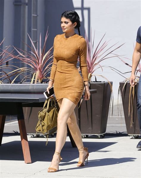 Kylie Jenner Flaunts Her Curves In Skin Tight Dress Going To Smashbox