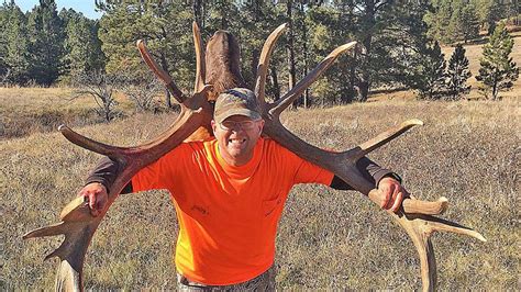 Record Book Montana Bull Elk On Display In Missoula Outdoors