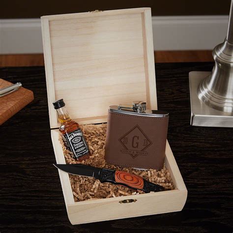 Birthday gifts & present ideas for him. Drake Personalized Flask Gift Set for Men