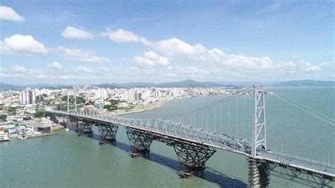 Ponte Hercílio Luz em Florianópolis reabre após 28 anos fechada