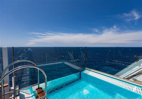 #mayaubudresort #bali #pool #infinitypool #luxurytravel #luxus #luxury. Genießen Sie eine Abkühlung bei Meerblick im Infinity Pool ...