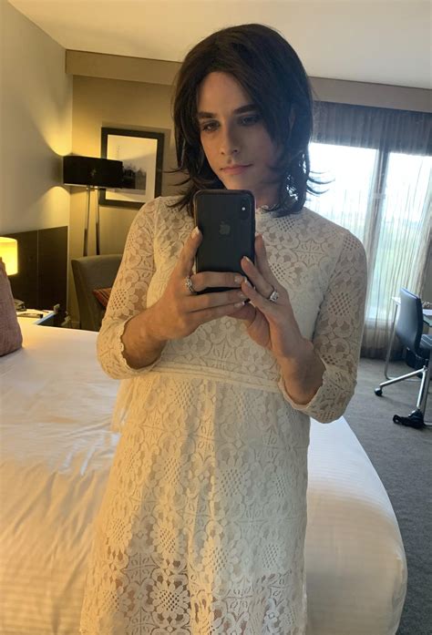 Hotel selfie... : crossdressing