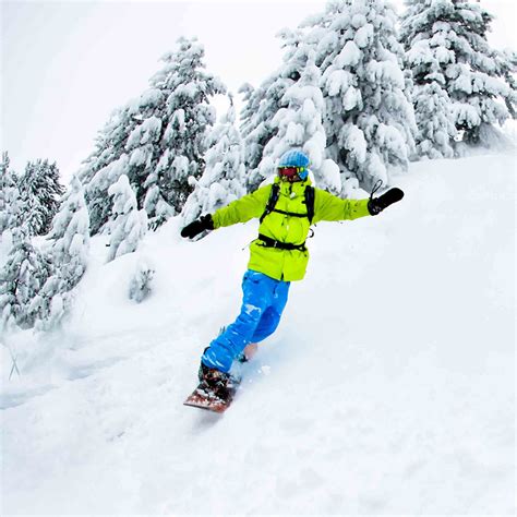 The best way to dress or snowboarding is to wear multiple layers. Snowboarding