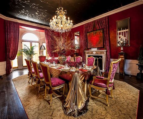 15 Majestic Victorian Dining Rooms That Radiate Color And Opulence