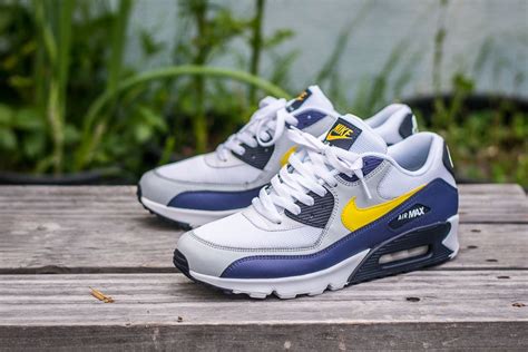 Nike Air Max 90 Essential Blue Recall Sneaker Pickup And Unboxing