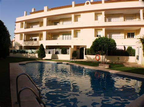 Área social completa con piscina, servicio de seguridad las 24 horas. Apartamento en Marbella | Dream Marbella Home