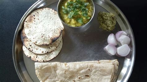 Zunka Bhakar And Thecha Easy Recipe For Weight Loss Marathi