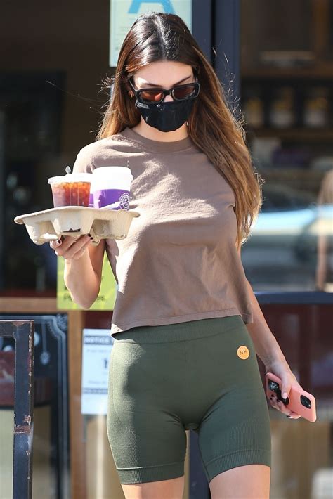 kendall jenner in yoga pants at coffee bean and tea leaf in beverly hills 10 31 2020 hawtcelebs