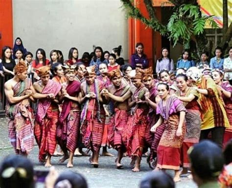 Ingin mencari toko baju adat nusa tenggara barat terdekat dari lokasi kamu sekarang? Pakaian Adat Nusa Tenggara Timur/NTT (LENGKAP)