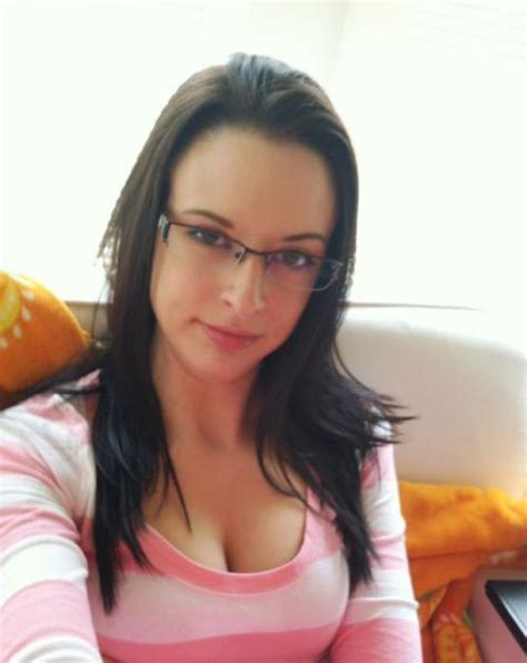 Sexy Girls In Glasses 37 Pics