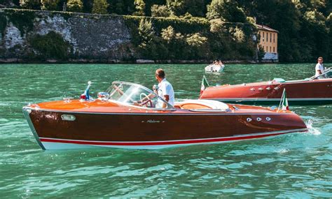 20 Riva Super Ariston Wooden Boat Rental In Laglio Lombardia Getmyboat