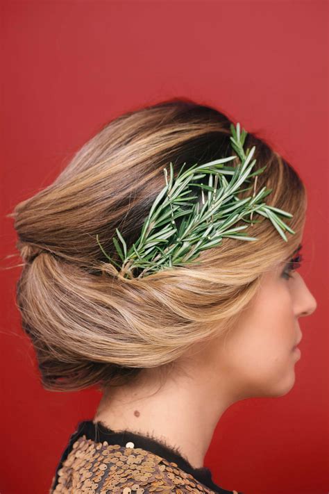 28 Stunning Christmas Hairstyles Dont Miss Out The Holiday Fun