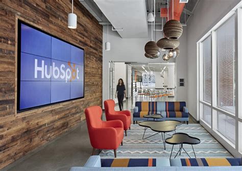 Modern Office Lighting Creates Inspiring Work Environment At Hubspot