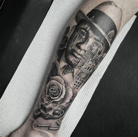 When it comes to gangster tattoos, men choose to incorporate everything from the iconic tommy gun to vintage ford model 18, and of course, styles that represent an artistic spirit for the art of bootlegging. Gangster-Tattoo_-3.jpg (1080×1070) | Gangster tattoos ...
