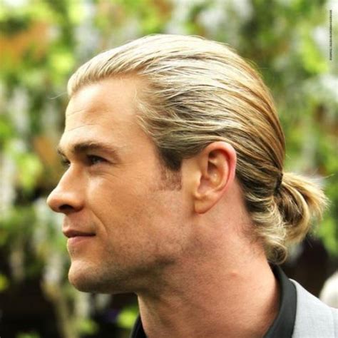 Chris hemsworth's long hair is stylish, but not everyone can grow out their hair that long. 20+ Chris Hemsworth Haircut Ideas: Let the God of Thunder ...