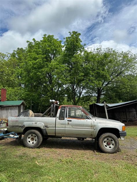 1988 toyota pick up 22re 4x4 - Cars & Trucks - Eden, North Carolina