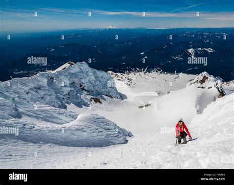 Ski Mountaineer Climbing To The Summit Of Mount Hood Stock Photo Alamy