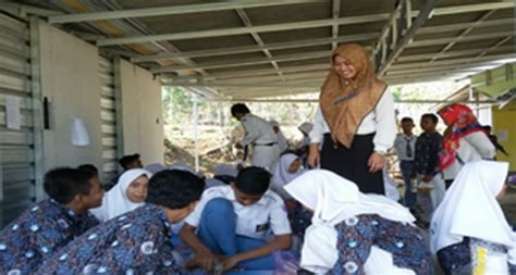 Definisi pak21 proses pembelajaran yang berpusatkan murid berteraskan elemen komunikasi,kolaboratif, pemikiran kritis, dan kreativitiserta aplikasi nilai murni dan etika 89 aktiviti pak21 serta contoh aktiviti 1.human graphing (graf manusia) murid bergerak mengikut kumpulan dan membentuk corak tertentu supaya topik mudah difahami. Penerapan Pendekatan STEAM Dalam Pembelajaran | SMK Negeri ...