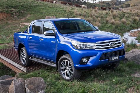 All New 2015 Toyota Hilux Aims To Redefine Toughness Carguideph