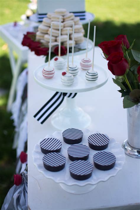 The kentucky derby might be the most exciting two minutes in sports but you can create a theme party with our kentucky derby party supplies and decorations that will create memories for a lifetime. Kentucky Derby Party - TWINKLE TWINKLE LITTLE PARTY