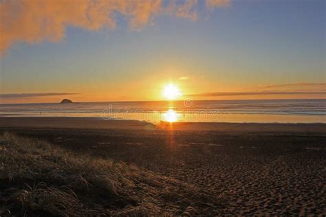 Romantic Sunset At Muriwai Beach Stock Image Image Of Stunning