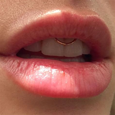 Die Besten 25 Piercing Lippenbändchen Ideen Auf Pinterest Smiley Piercing Piercing Und Piercings