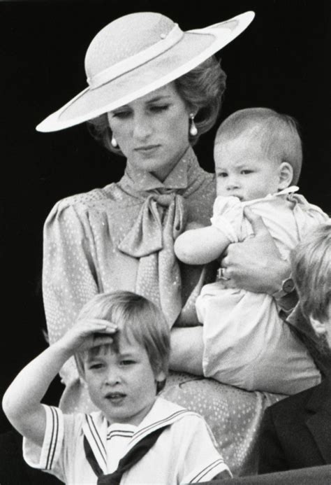 Diana married prince charles on july 29, 1981; Unseen Pictures of Princess Diana Unveiled on Antiques ...