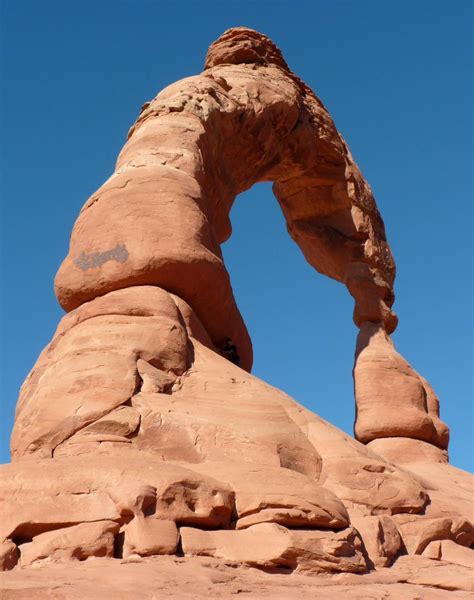 Researchers Figure Out How Oddly Shaped Sandstone Landform Structures