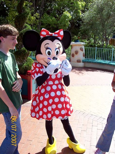 Minnie Mouse Disneyland Imagui