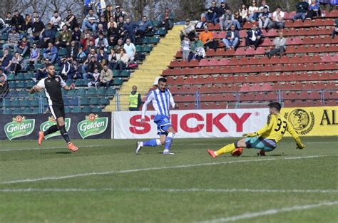 Pagina oficiala a federatiei romane de fotbal. CS Universitatea Craiova - FC Voluntari (3 - 0) 06.03.2016