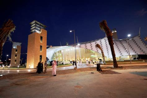 عكاظ‎) is an arabic saudi arabian daily newspaper located in jeddah. إحدى القريتين : سوق عكاظ ...