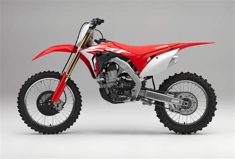 Honda took the opportunity to reinvent the crf450r from scratch. 2018 Honda CRF450R Review • TotalMotorcycle