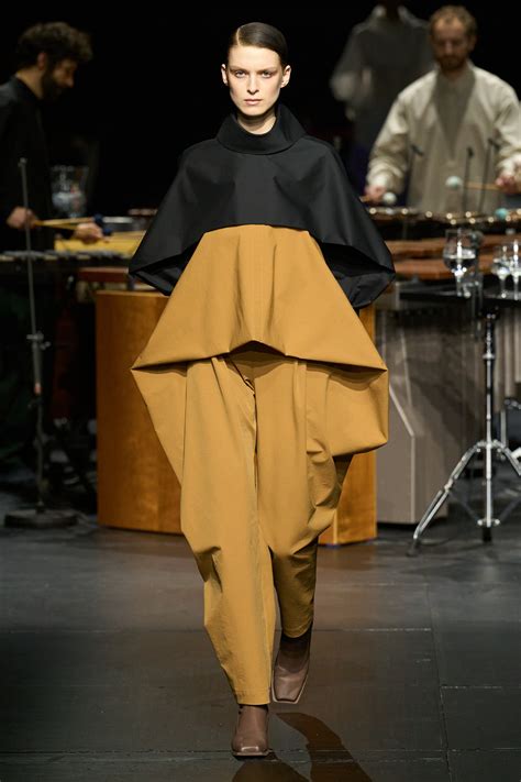 Issey Miyake Fall Ready To Wear Fashion Show Vogue